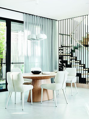 Classique Dining Table - Oval - Image 3