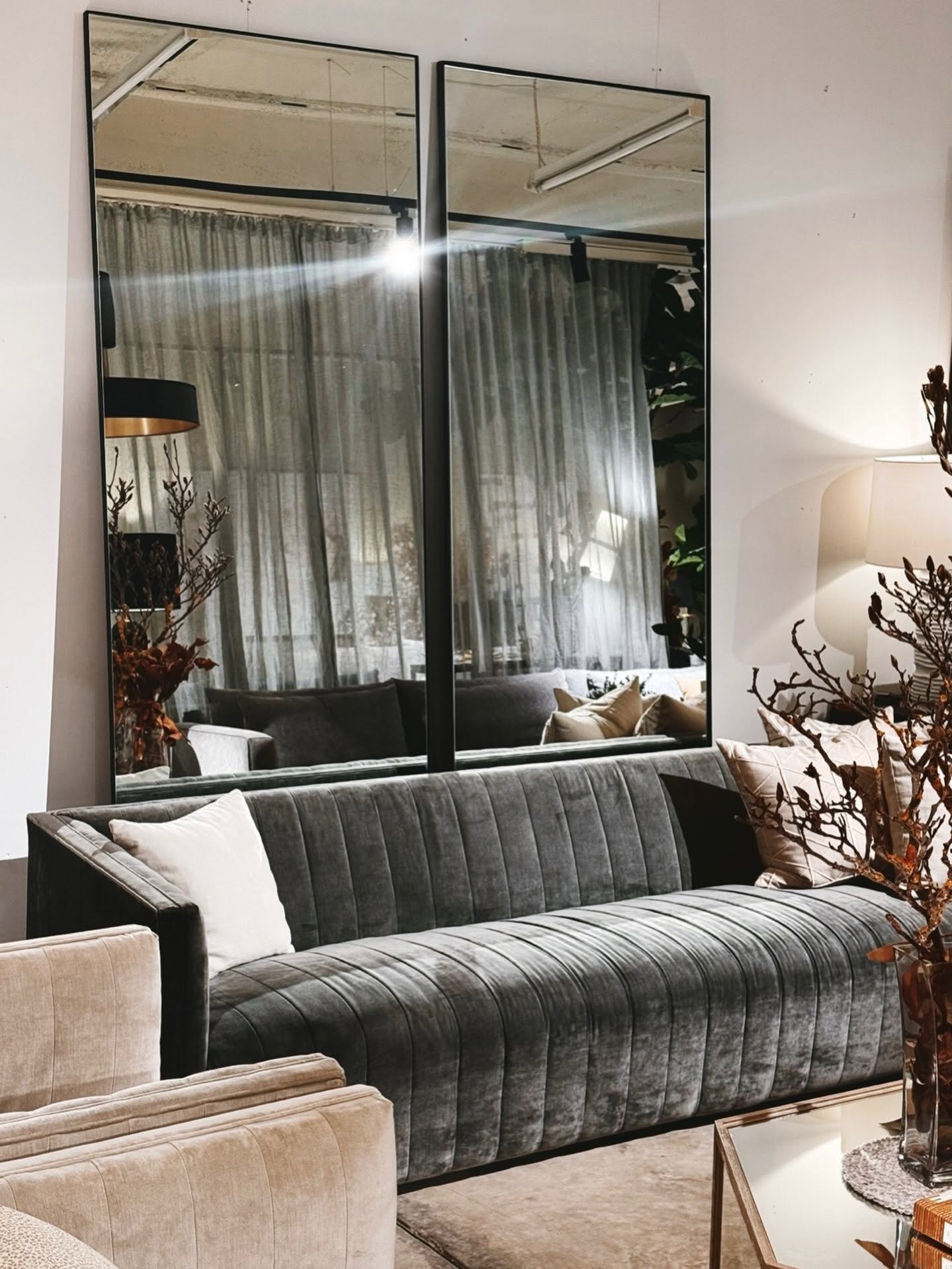 Vienna 4 Seater Sofa (Floor Stock)
